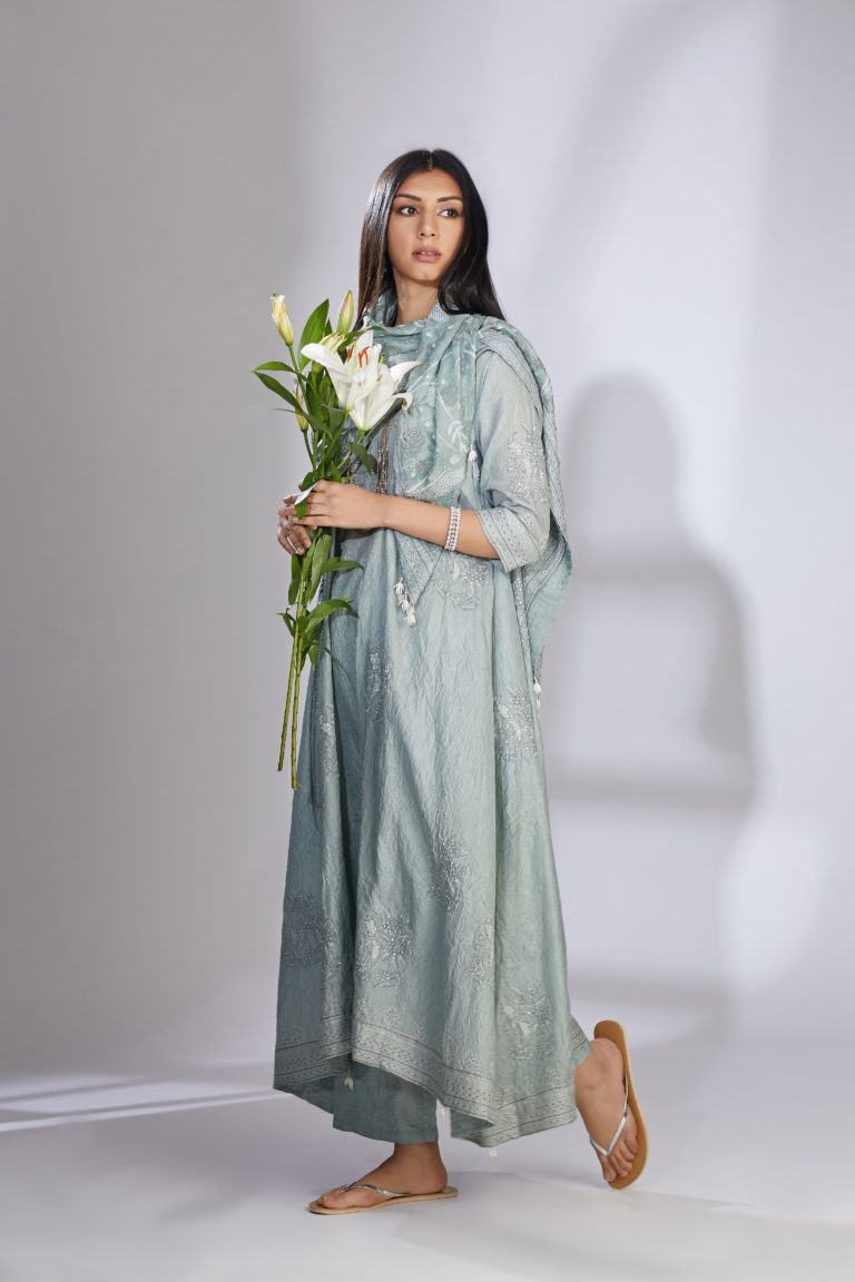 Sea blue hand crushed silk kurta set with asymmetric hem and quilted embroidery