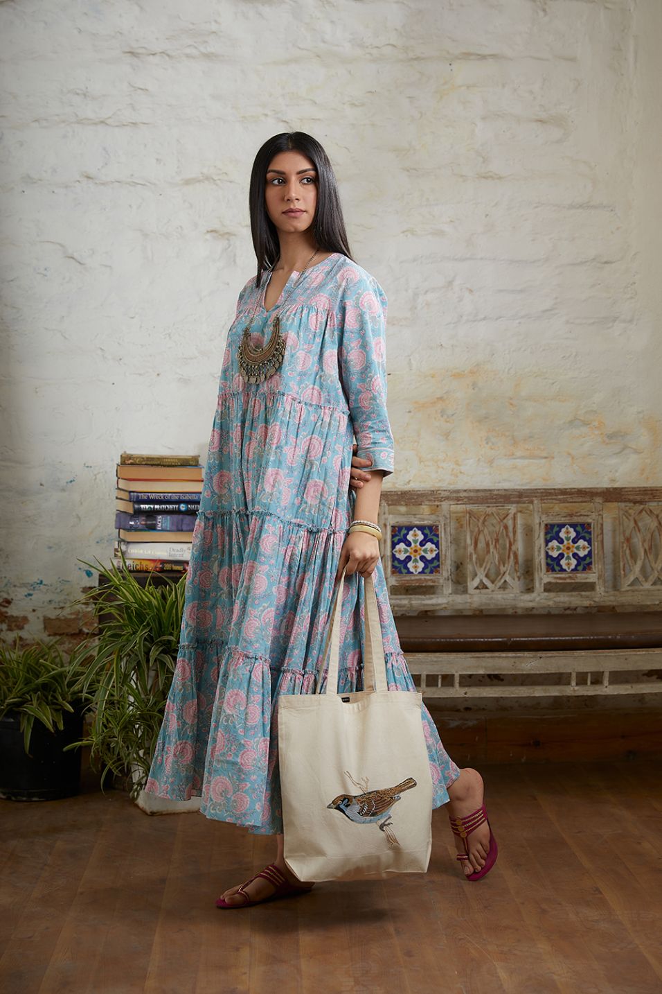 Ivory embroidered 3D-Sparrow Canvas tote bag
