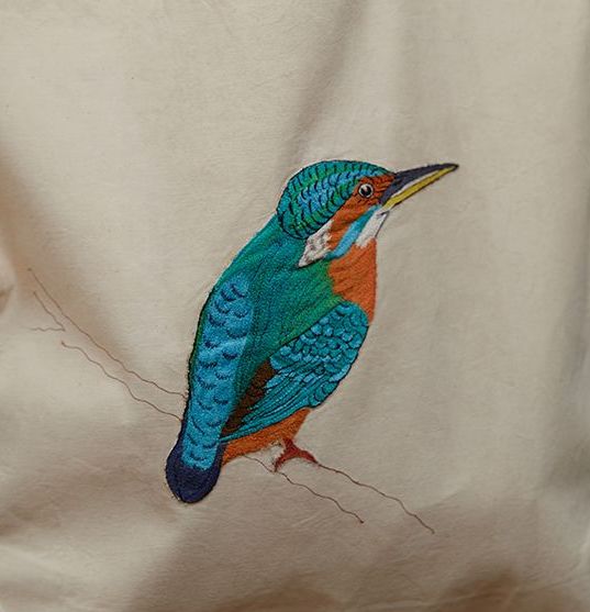 Ivory Canvas tote bag with embroidered 3D-Kingfisher bird